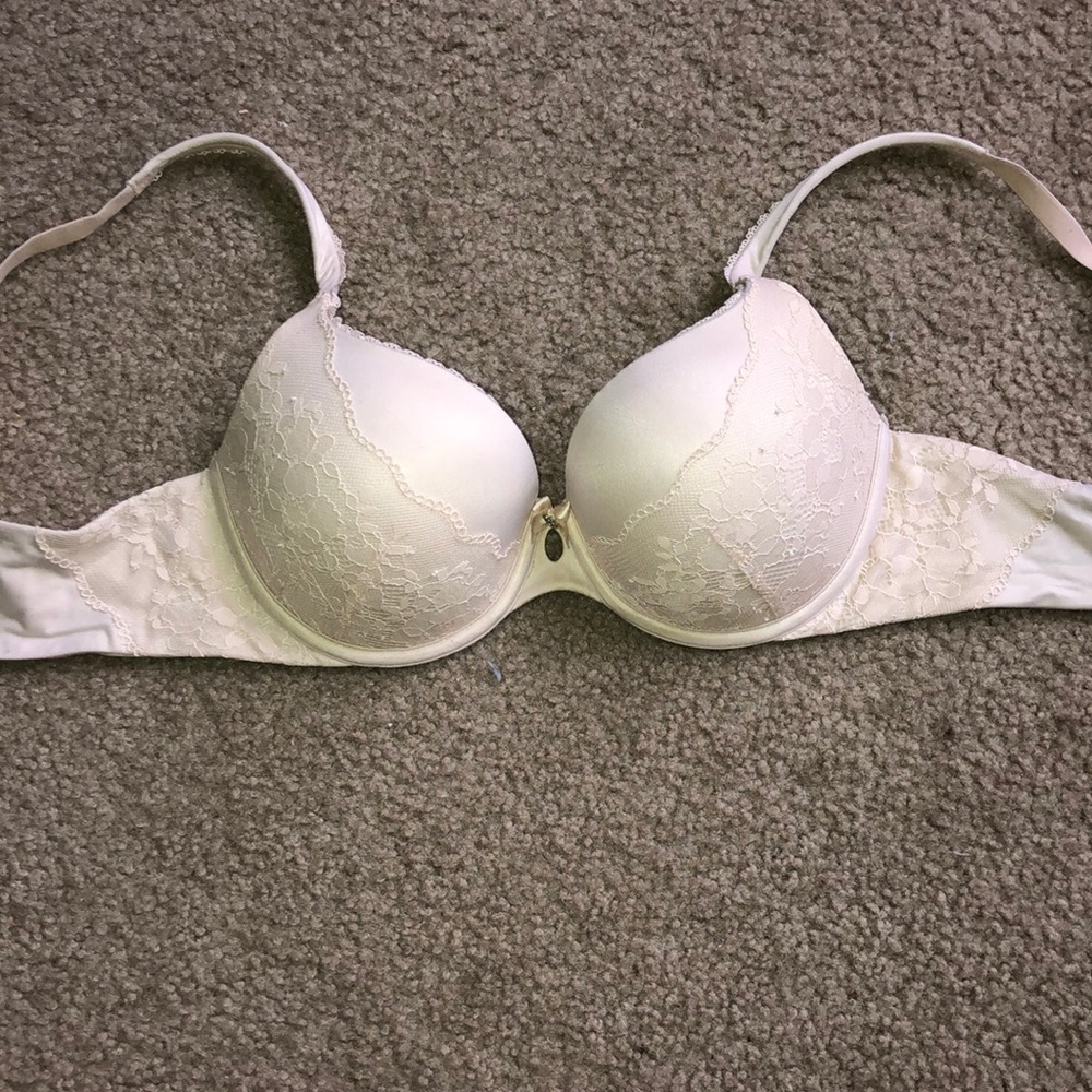 Body by Victoria’s Secret Perfect Shape bra